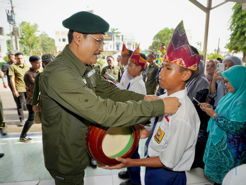 Dzaki Berjuang Meraih Mimpi dari Tanah Laut Melalui Sekolah Rakyat