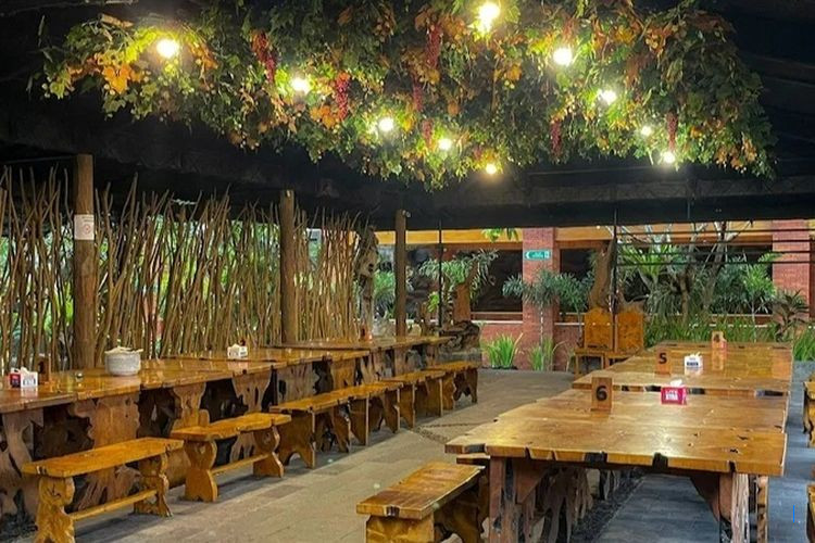 Empat Restoran Keluarga Terbaik di Kediri: Rasa Lezat dan Nuansa Hangat