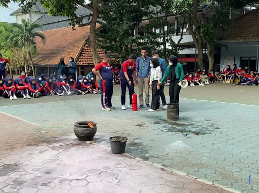 SMPN 17 Palu Simulasikan Mitigasi Bencana Gempa dan Tsunami untuk Latih Siswa Hadapi Kondisi Nyata