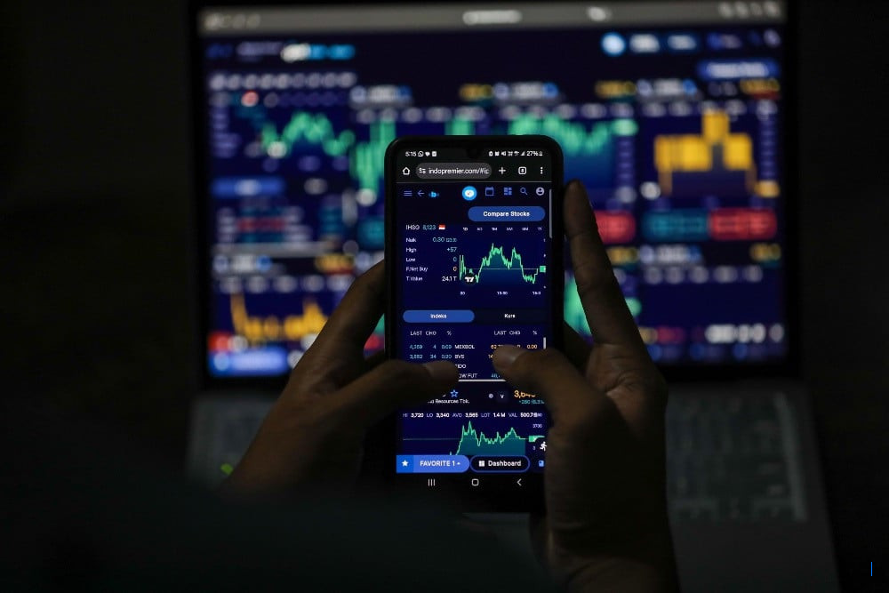 IHSG Naik ke 8.071, Saham EMAS, MBMA, dan RAJA Melonjak