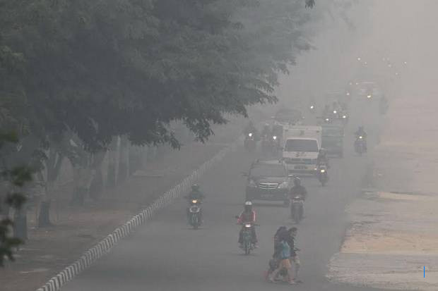Kabut Asap Menyelimuti Liang Anggang Akibat Kebakaran Lahan