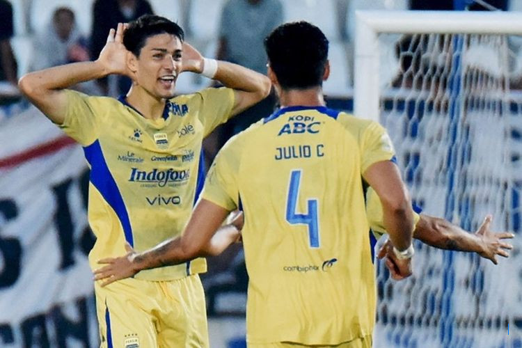 Terbongkar! Gaya Main Persebaya Mirip Persib, Andalkan Umpan Lambung untuk Cetak Gol