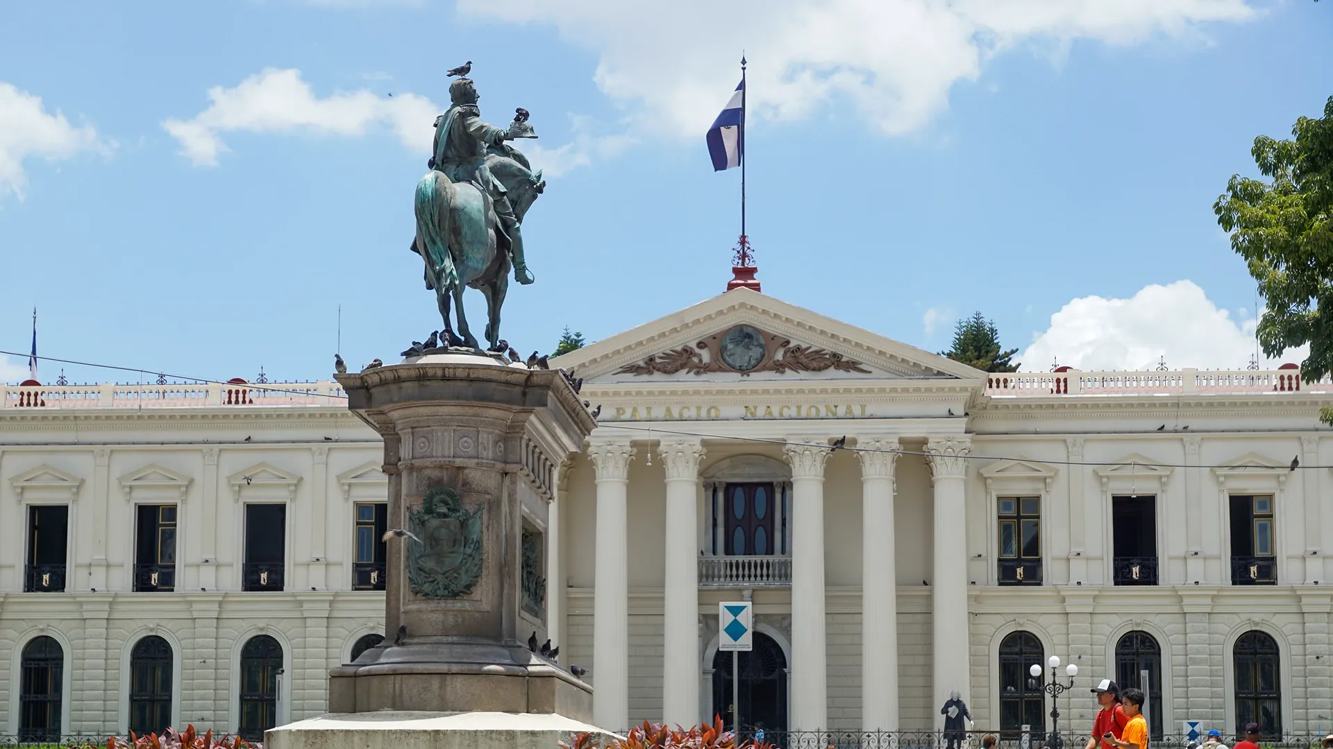 El Salvador Mengungkap Peluncuran Bank Bitcoin Pertama di Dunia