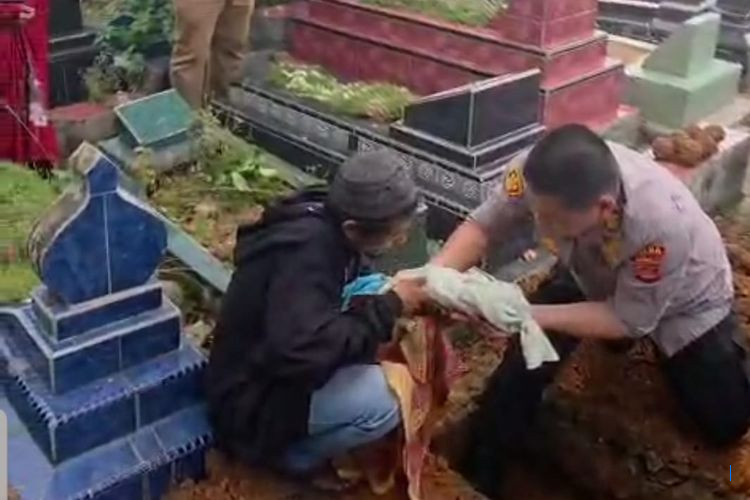 Kisah Sedih Pasangan Tunawisma di Palembang: Bayi Meninggal, Dibuang Mertua, Polisi Langsung Bantu