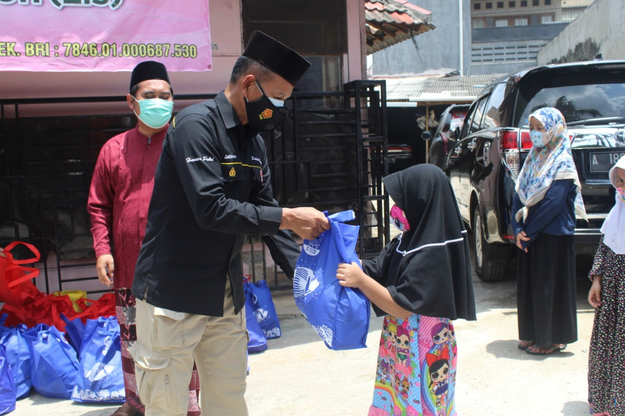 100 Anak Yatim Dapat Paket Sembako dari Gandara Grup dan Pernikahan Putri Wali Kota Banjar
