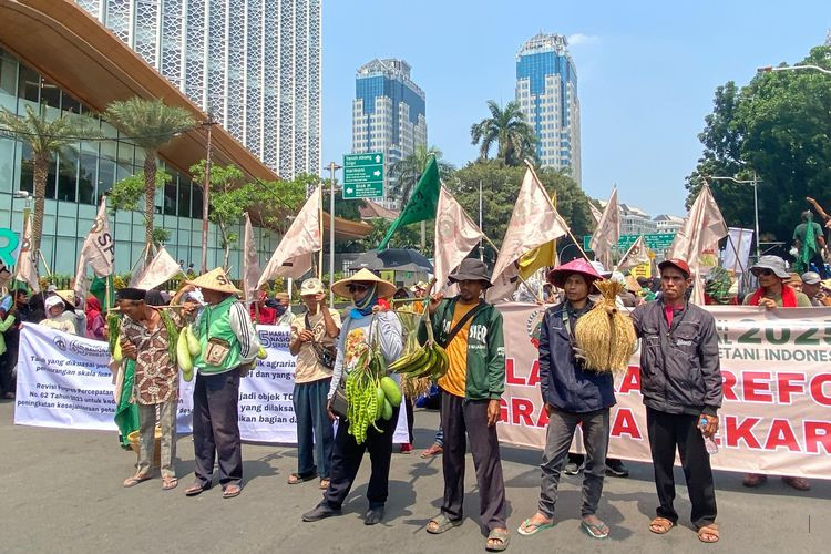 Petani Bawa Hasil Panen Tuntut Hak di Hari Tani Nasional Jakarta