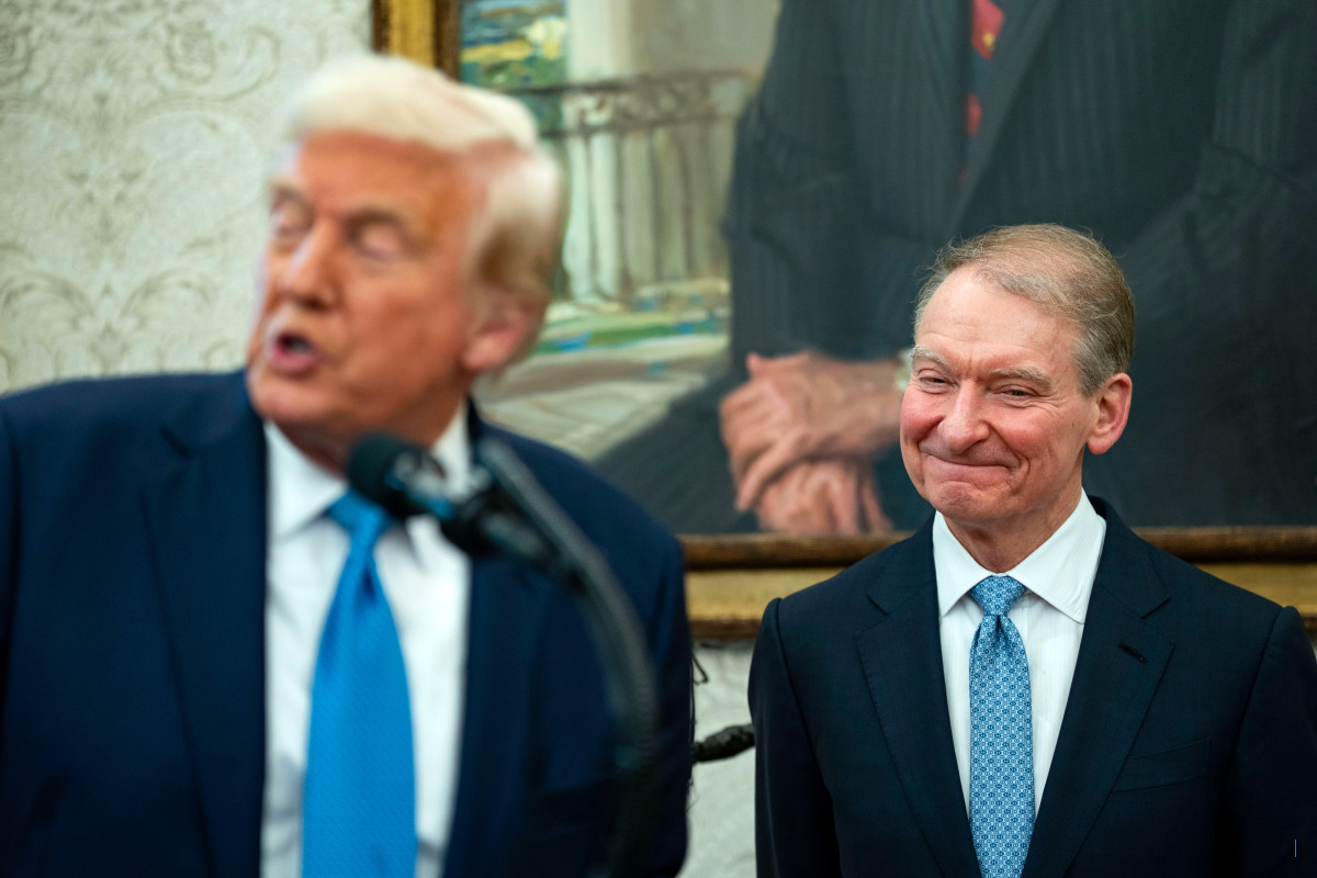 9 anggota legislatif meminta SEC bertindak terhadap perintah crypto Trump tentang 401(k)