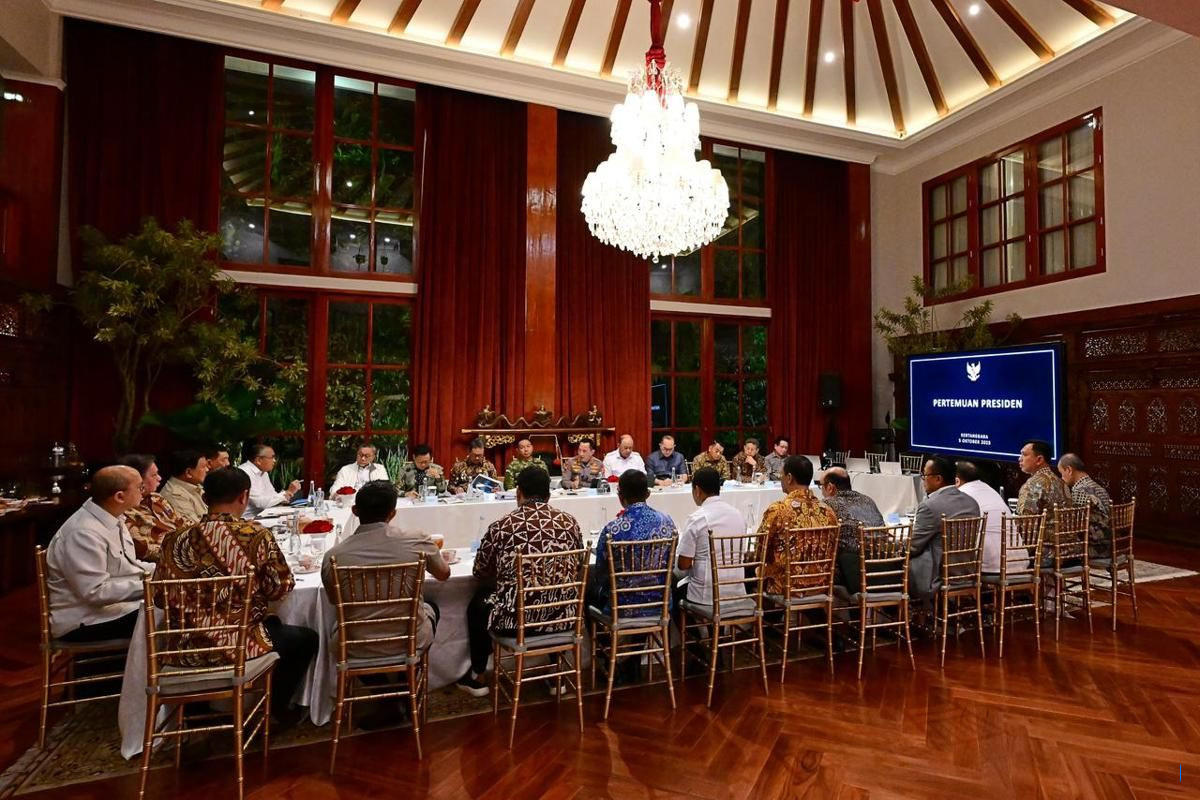 Survei Ungkap Alasan Mendes Yandri Masuk 3 Besar Menteri Terbaik