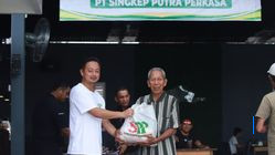 Singkep Putra Perkasa Bagikan 200 Sembako untuk Warga Dabo Singkep, Komitmen CSR di Lingga