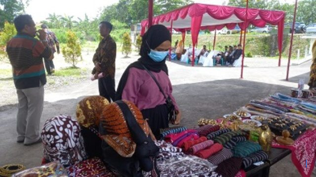 Anggota Legislatif Senayan Robert Rouw Sosialisasi Program Padat Karya di Papua Pegunungan