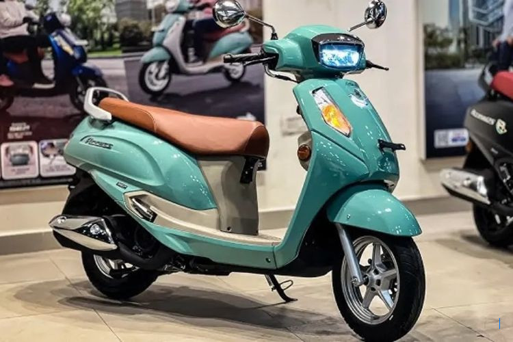 IMOS 2025: Suzuki Perkenalkan Skutik Retro Access 125